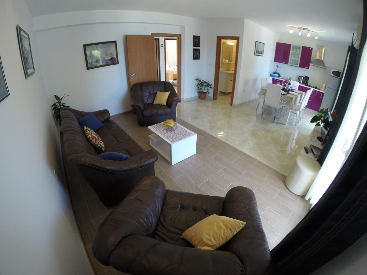 Apartment A. Zizic Slatine Bagian luar foto